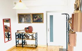 Room In City Center Near U6,U3 And Westbahnhof